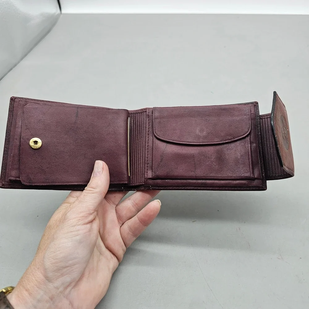 Buxton Vintage Burgundy Top Grain Cowhide Leather Bifold Wallet with Coin Pocket